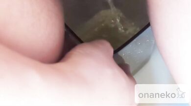 【変態OL】本日のおしっこ+セルフおしっこかけ　日本人/素人/個人撮影　