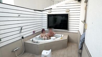 Outdoor Exposed Sex at Open-air Bath Hotel / Standing Doggy / Japanese Amateur Couple