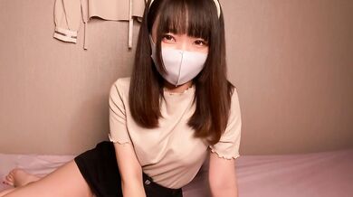 ファッションチェックのつもりが敏感乳首が反応しちゃってそのまま何回もイッちゃった…