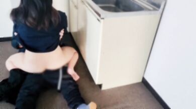 Want to peek into the secrets of the hot water room? Japan Standing Back Amateur Cowgirl