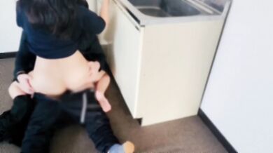 Want to peek into the secrets of the hot water room? Japan Standing Back Amateur Cowgirl