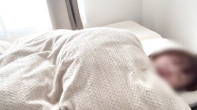 休日の朝　寝起きの本気オナニー　日本のぽっちゃり熟女　 ちゃんとイクまで見てね