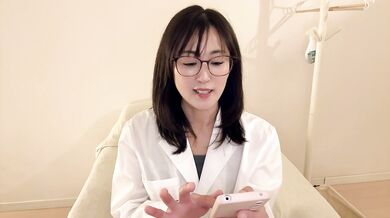 Demonstration of Dr. Yukaron's beautiful vagina massage! cowgirl with a perfectly prepared vagina!