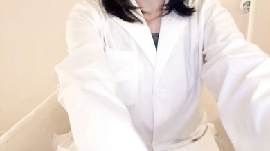 Demonstration of Dr. Yukaron's beautiful vagina massage! cowgirl with a perfectly prepared vagina!