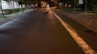 【個人撮影】夜の公園でムチムチ看護師に大量中出し帰りはリモコンバイブで自宅まで我慢できずにお漏らしHENTAI/ハメ撮り/素人/青姦