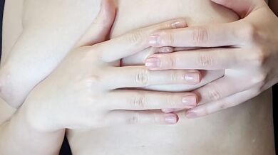 OILY BREAST MASSAGE WITH BEAUTIFUL NIPPLES // Japanese // oil // natural-big breasts