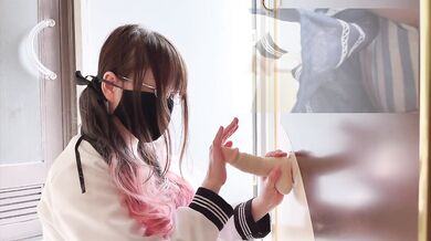 【個人撮影】壁にディルドをくっつけてバックで突かれる妄想をしながらオナニーする女学生日本人/素人/オナニー/マッサージ/japanese/amateur/massage