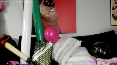 Bimbo Balloon Tease