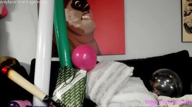 Bimbo Balloon Tease