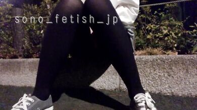 【おもらし】真冬にお外でおもらしするまで我慢しちゃいました、、、　Japanese Girl Peeing Uncensored　素人 個人撮影