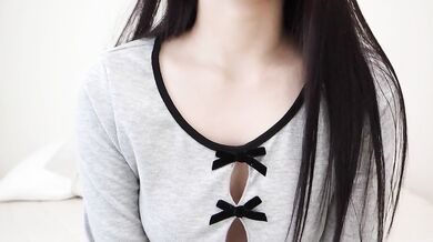 ありえない物でオナニーする女...当てれる？