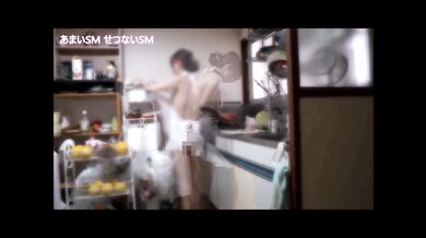 【あまいSM せつないSM】裸エプロンで　ご主人様にお給仕する性奴隷。ホワイトシチューを料理するM女。個人撮影　素人オリジナル