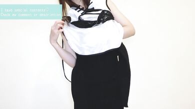 Japanese Cosplayer pull off her shorts and try on haul