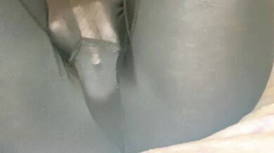 【個人撮影・素人】ノーパンスケスケレギンス即イキリアルオナニー