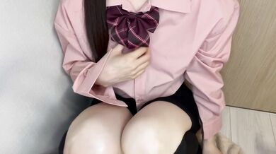 I borrowed a toy from the room and masturbated secretly // 18 years old Japan amateur individual shooting