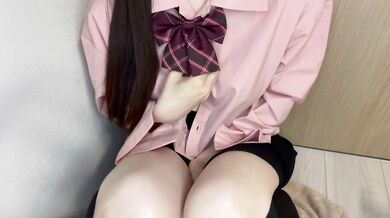 I borrowed a toy from the room and masturbated secretly // 18 years old Japan amateur individual shooting
