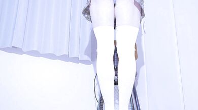 I rub my tennis racket in white knee high