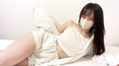 [Japanese amateur girl] Lift one leg and insert dildoの (big tits/asian