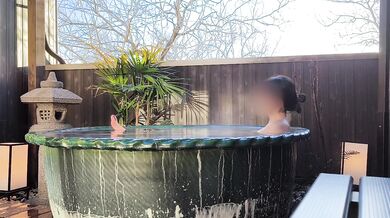 Hot spring open air bath(Japanese beauty girl bathing)