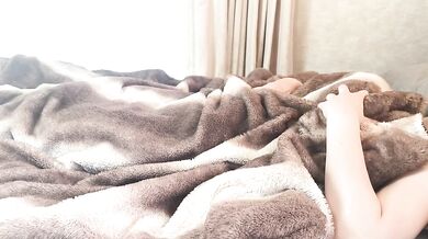 Wake up masturbation Sunday starting with continuous outside and inside orgasm Japan amateur / Masturbation / Shaved / Personal shooting