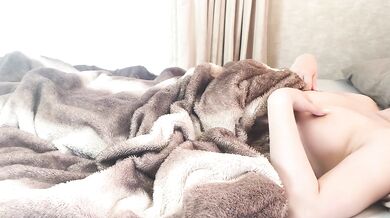 Wake up masturbation Sunday starting with continuous outside and inside orgasm Japan amateur / Masturbation / Shaved / Personal shooting