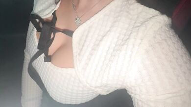 [Personal shooting] Driving with a male friend made me horny and creampied