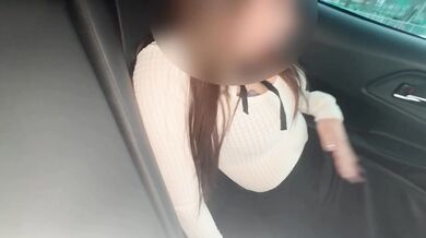 [Personal shooting] Driving with a male friend made me horny and creampied
