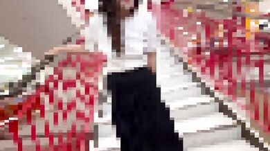 【個人撮影/野外アクメ】朝からクリ吸引機仕込んでお買い物！我慢出来ずバレバレのアクメを繰り返す不倫妻