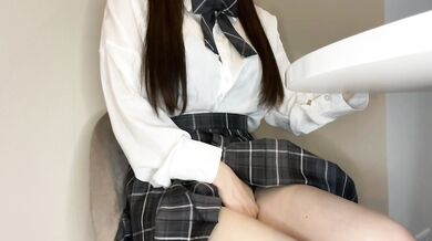 授業中に我慢できなくてナイショでおもちゃイキ　日本人　自撮り　素人個人撮影　Fカップ　Japanese