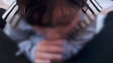 A girl who swallows semen squeezed out solely by blowjob