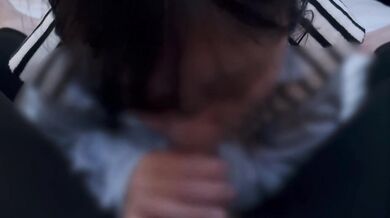 A girl who swallows semen squeezed out solely by blowjob