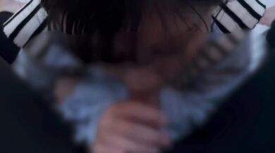 A girl who swallows semen squeezed out solely by blowjob