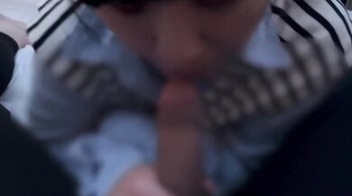 A girl who swallows semen squeezed out solely by blowjob