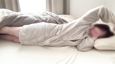 Wake up masturbation of a chubby mature woman
