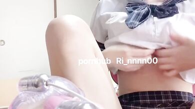 制服オナニー
