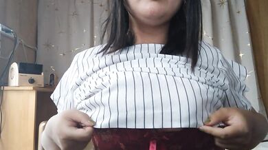 [Wearing a gift from a viewer] A perverted Japanese woman who masturbates with nipples