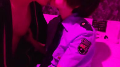 Amateur-blindfold a female police officer and do erotic things-blowjob, cunnilingus, creampie