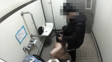 【変態】住宅街にある公園で撮った立ちバックシーン(撮影日：2024年2月24日)【立ちバック】