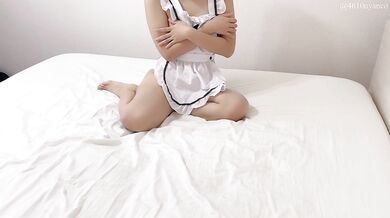 A married woman with a big ass and big secretly masturbates after housework Japan