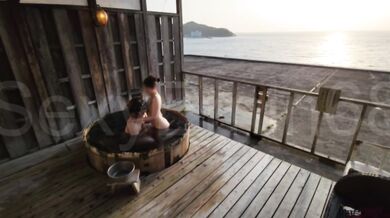 Creampie sex at a hotel with a private open -air bath with a good view [Travel]