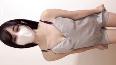 立ちオナニーしたら身体が熱くなりすぎて全身汗だくになっちゃった…(個人撮影/乳首/巨乳/デカ尻/下着/美女/可愛い/日本人/顔出し/スマホ撮影/自撮り/Japanese/asian