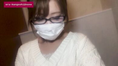勤務終了後のエロ行為…。変態看護婦が公衆トイレで…痴漢からの一人オナニー
