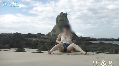 【個人撮影】可愛い彼女が風の強い昼間の海岸で全裸オナニーで気持ちよくなっちゃうNaked masturbation on the beach in the daytime