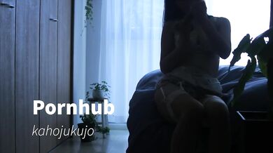 [Amateur mature woman] Masturbating with a dildo while delusional that sex makes you feel good while