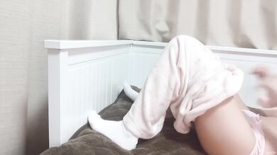 [In pajamas...] When I masturbated while lying down, it felt so good that I was jerking and cumming.
