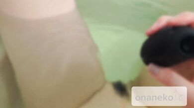 [Hentai OL] Masturbation slowly in the bath. - A voice that leaks even if you put up with it, and you get addicted to making the clitoris continuous orgasm with toys.