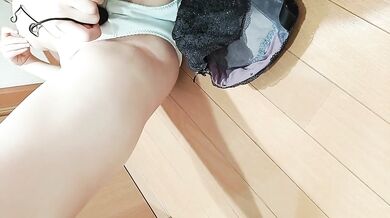 Virgin office lady on her way home from work hides from her family and masturbates in the hallway