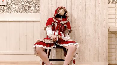 【Petite】Little Red Riding Hood Screaming Masturbation Continuously With Electric Massager Japanese
