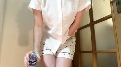 おしっこ我慢しすぎて漏れそうなのに飲み物を500ml追加で飲んで　前編