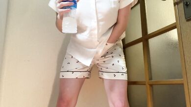 おしっこ我慢しすぎて漏れそうなのに飲み物を500ml追加で飲んで　前編